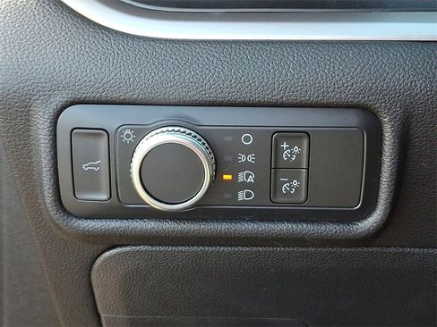 Used 2022 Ford Explorer XLT image 24