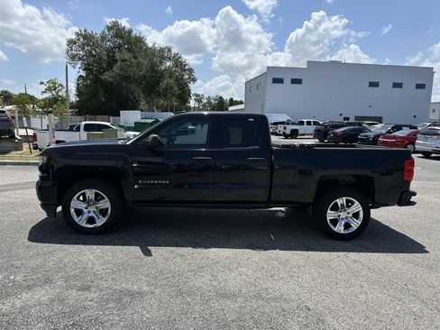 Used 2018 Chevrolet Silverado 1500 Custom w/ Custom Value Package RWD image 8