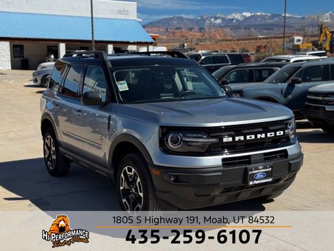 Used 2022 Ford Bronco Sport Outer Banks w/ Tech Package image 2