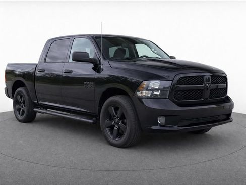 Used 2017 RAM 1500 Express w/ Black Ram 1500 Express Group RWD image 2