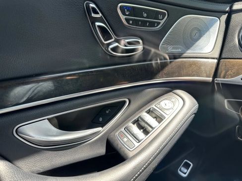Used 2017 Mercedes-Benz S 550 Sedan image 21