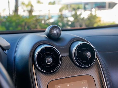 Used 2018 McLaren 570S Spider image 68