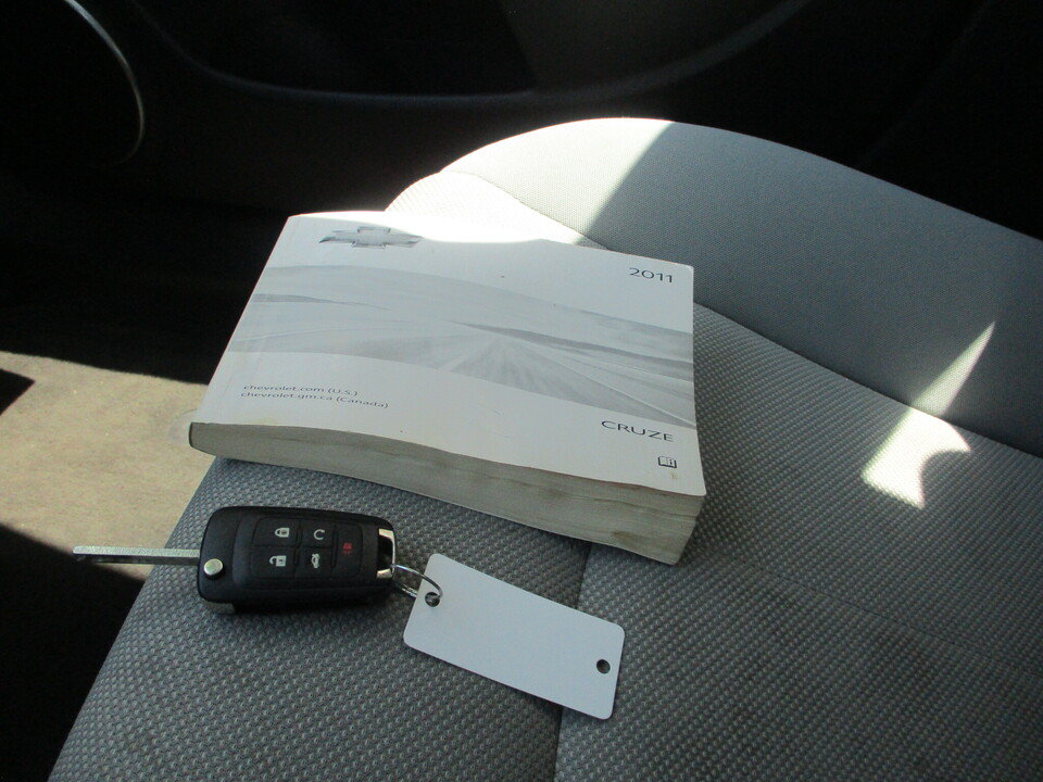Used 2011 Chevrolet Cruze LT FWD image 35