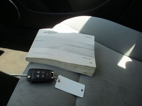 Used 2011 Chevrolet Cruze LT FWD image 35