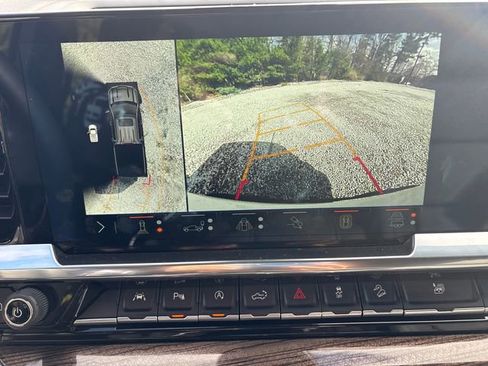 Used 2025 Chevrolet Silverado 1500 LT Trail Boss w/ LT Trail Boss Premium Package AWD/4WD image 25