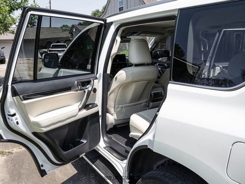Used 2023 Lexus GX 460 Luxury w/ Sport Design Package AWD/4WD image 69