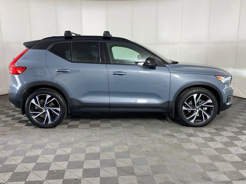 Used 2020 Volvo XC40 T5 R-Design image 8