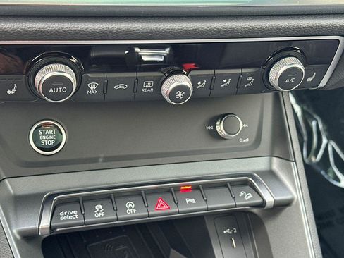 Certified 2025 Audi Q3 2.0T Premium w/ Convenience Package image 20