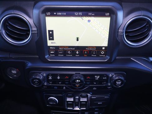 Used 2022 Jeep Wrangler Unlimited Sahara w/ Cold Weather Group image 29