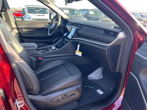 New 2026 Jeep Grand Cherokee Limited image 11