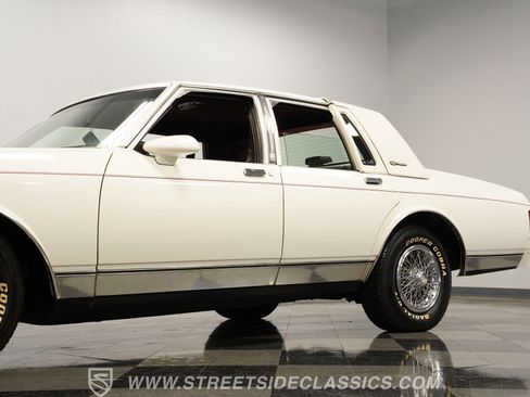 Used 1989 Chevrolet Caprice Classic Brougham image 22