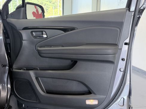 Used 2020 Honda Pilot Touring image 15