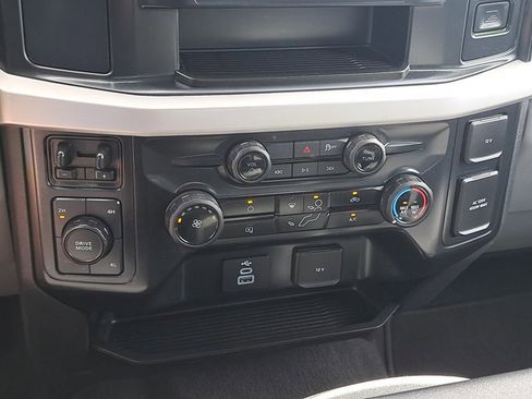 Certified 2025 Ford F250 XLT image 32