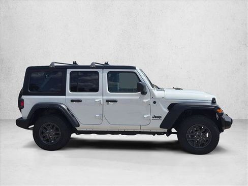 Used 2024 Jeep Wrangler Unlimited Sport AWD/4WD image 4