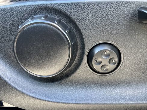 Used 2018 Mercedes-Benz Metris w/ Blind Spot Assist Package image 10