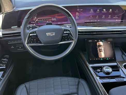 New 2026 Cadillac Escalade ESV Platinum Sport w/ LPO, ONYX Package AWD/4WD image 10