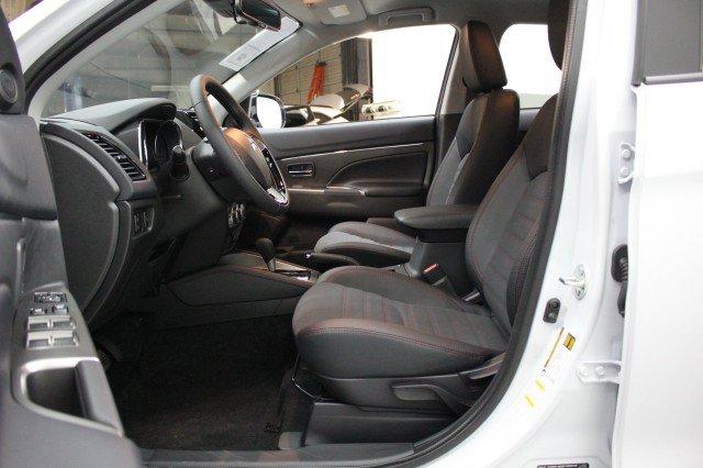 New 2026 Mitsubishi Outlander Sport SE AWD/4WD image 6