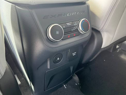 New 2026 Ford Explorer Platinum image 10