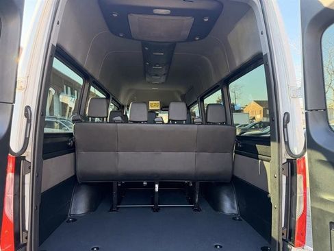 Used 2019 Mercedes-Benz Sprinter 2500 image 28