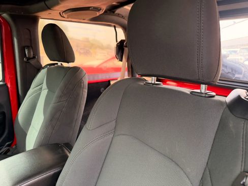 Used 2019 Jeep Wrangler Sport image 10