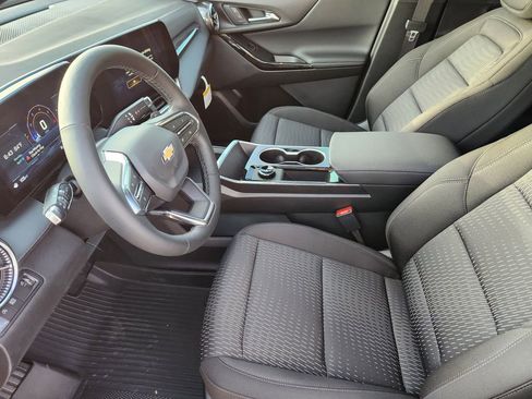 New 2026 Chevrolet Equinox LT w/ LPO, Floor Liner Package FWD image 9