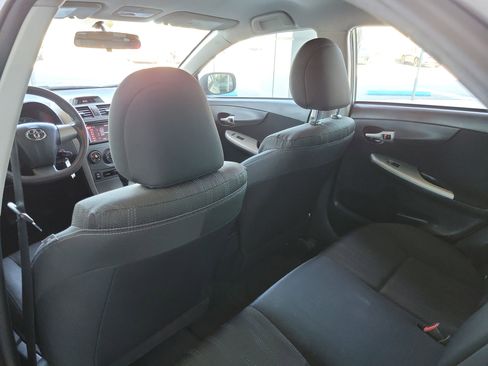 Used 2013 Toyota Corolla S image 25