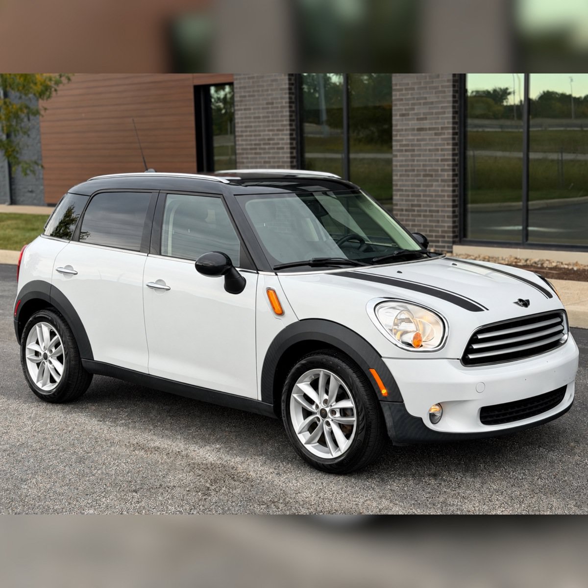 Used 2012 MINI Cooper Countryman FWD image 1