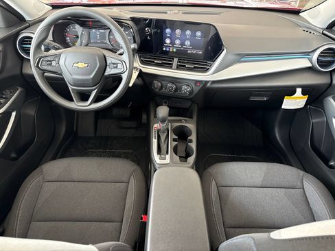 New 2026 Chevrolet Trax LS w/ LS Convenience Package FWD image 20