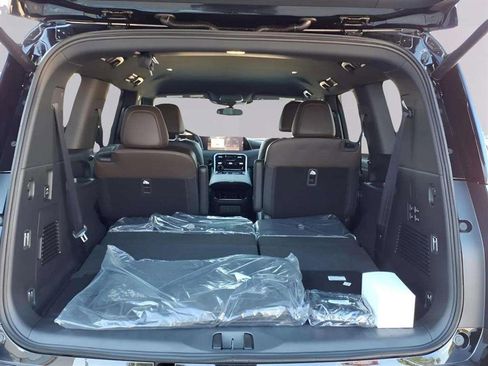New 2026 Nissan Armada SL w/ Captain's Chari Seat Package image 10