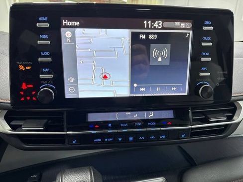 Used 2021 Toyota Sienna XSE FWD image 23