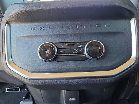 New 2025 Ford Expedition Active image 15