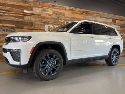 New 2026 Jeep Grand Cherokee L Limited AWD/4WD image 14
