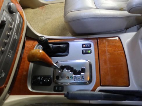 Used 2005 Lexus LX 470 4WD image 26