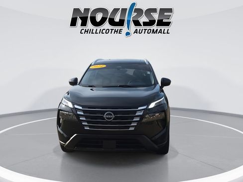 Used 2024 Nissan Rogue SV w/ SV Premium Package AWD/4WD image 3