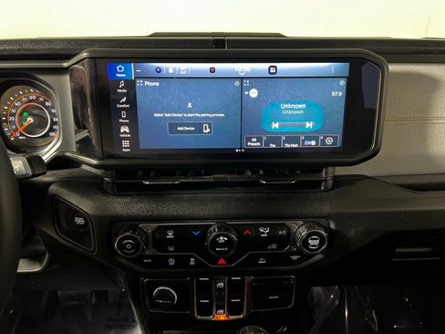 Used 2024 Jeep Wrangler Sport S image 17