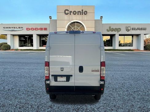 Used 2021 RAM ProMaster 2500 w/ Convenience Group FWD image 4