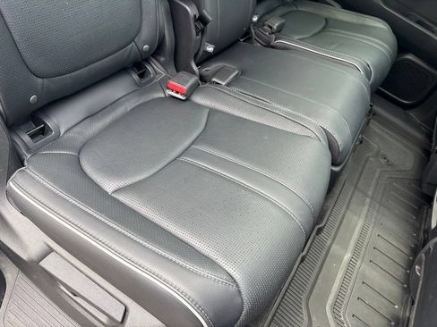 Used 2023 Honda Pilot Elite image 36