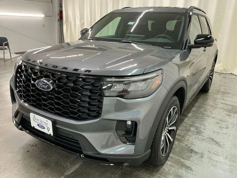 New 2026 Ford Explorer ST-Line AWD/4WD image 9