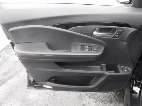 Used 2023 Honda Ridgeline Black Edition image 18