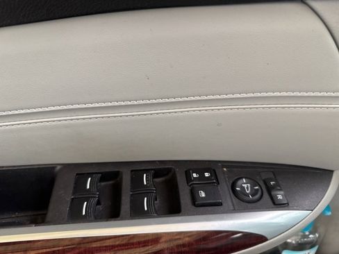 Used 2017 Acura TLX w/ Technology Package image 18