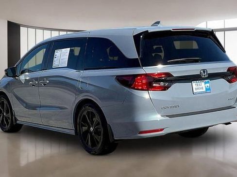 Used 2024 Honda Odyssey Sport image 4