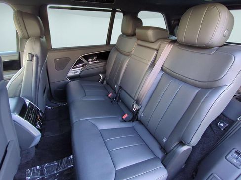 Used 2025 Land Rover Range Rover Long Wheelbase SE AWD/4WD image 25