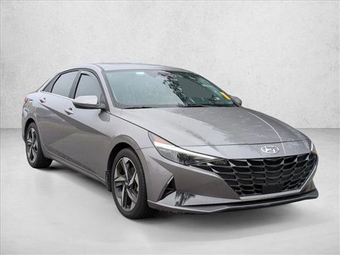 Used 2023 Hyundai Elantra Limited image 8