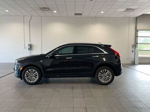 Used 2024 Cadillac XT4 Premium Luxury w/ Technology Package FWD image 2