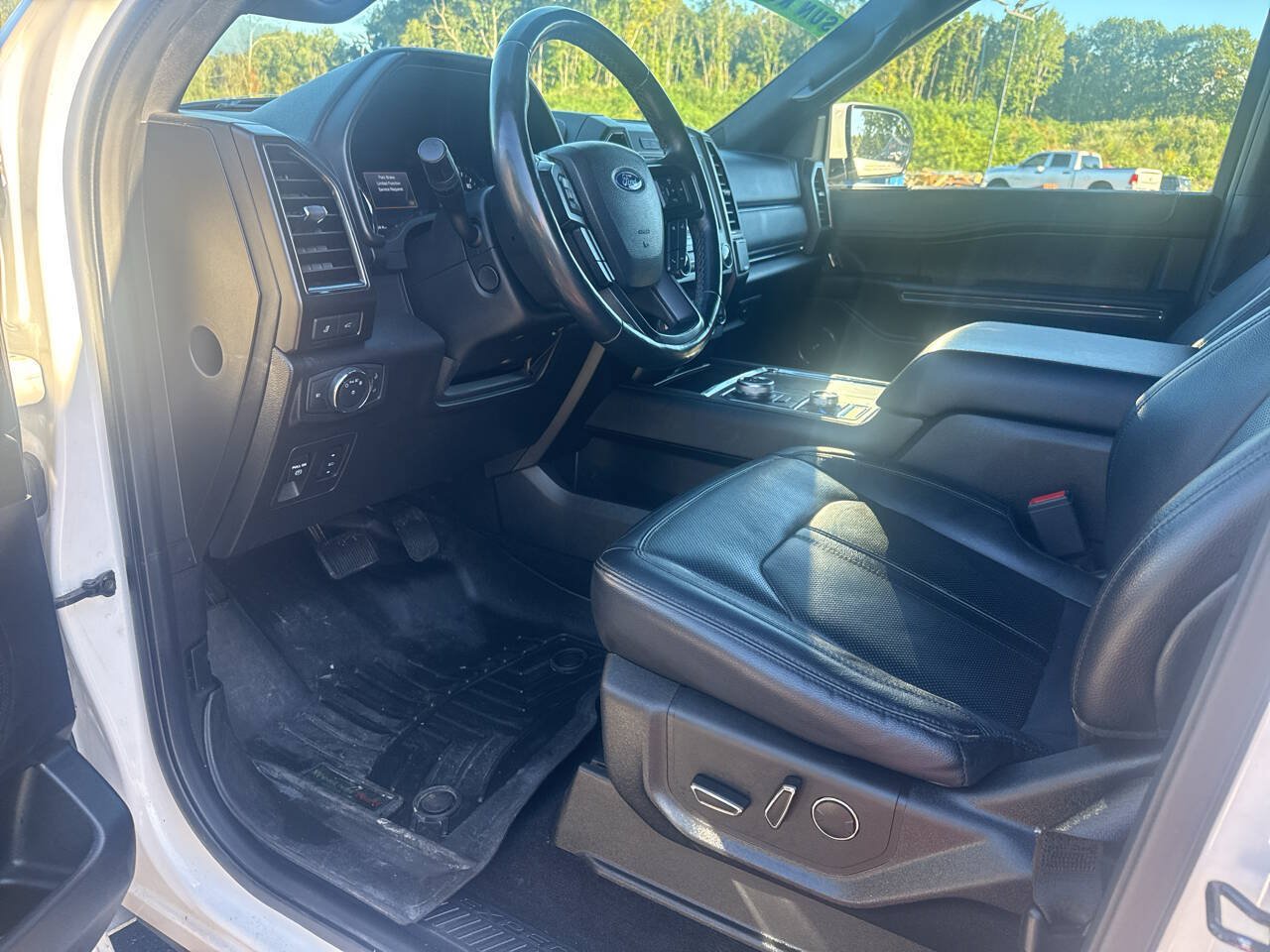 Used 2019 Ford Expedition Max Limited w/ Special Edition Package AWD/4WD image 16