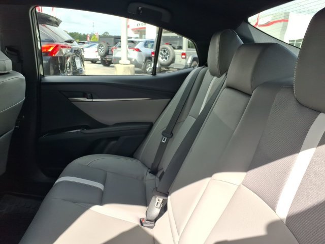 Used 2026 Toyota Camry SE w/ Convenience Package FWD image 12