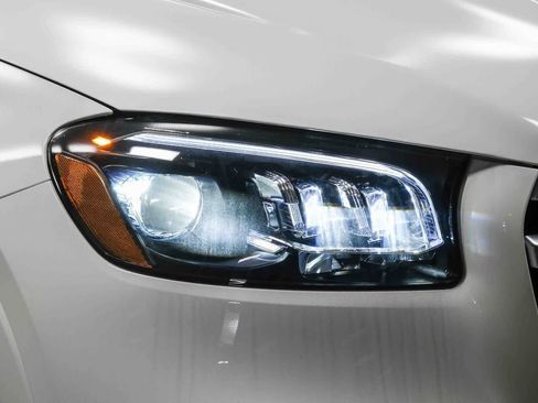 New 2026 Mercedes-Benz GLS 580 4MATIC image 14