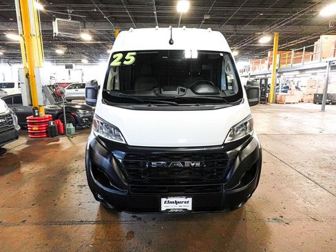 Used 2025 RAM ProMaster 2500 w/ Convenience Group FWD image 3