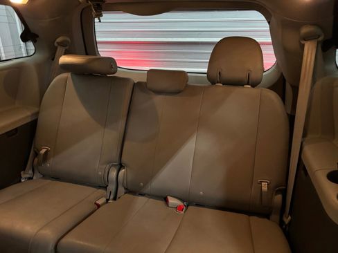 Used 2016 Toyota Sienna XLE Premium AWD/4WD image 26