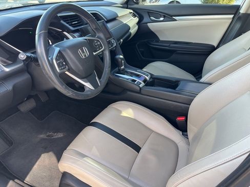 Used 2017 Honda Civic Touring image 10